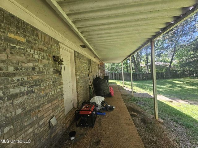 125 Cedarwood Drive, R, Jackson, MS 39212