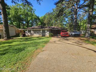 125 Cedarwood Drive, R, Jackson, MS 39212