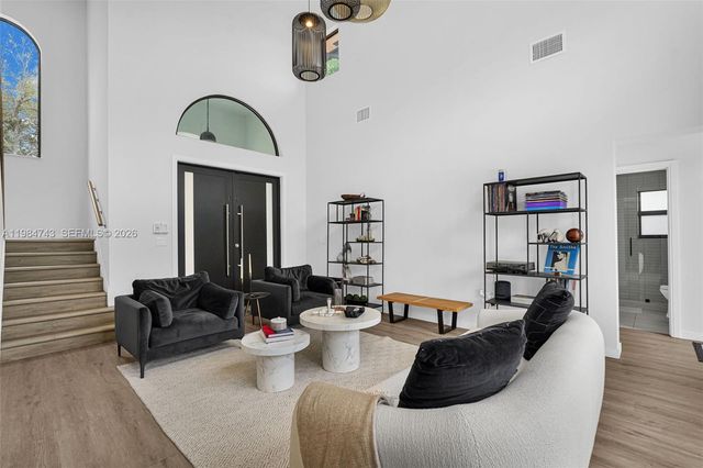 7993 NW 161st Ter, Miami Lakes, FL 33016