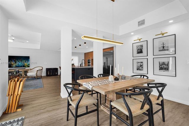 7993 NW 161st Ter, Miami Lakes, FL 33016