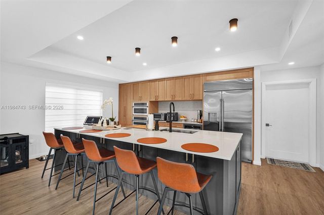 7993 NW 161st Ter, Miami Lakes, FL 33016