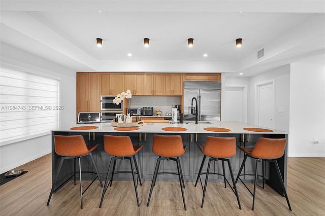 7993 NW 161st Ter, Miami Lakes, FL 33016