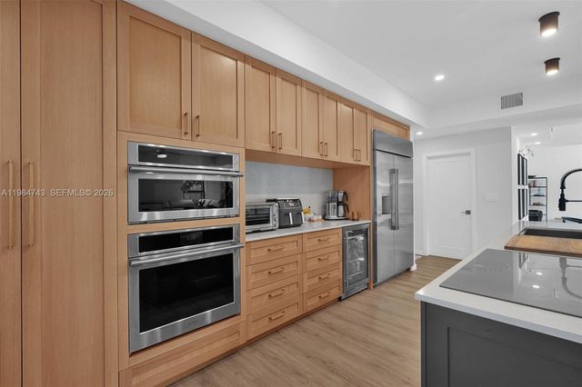 7993 NW 161st Ter, Miami Lakes, FL 33016