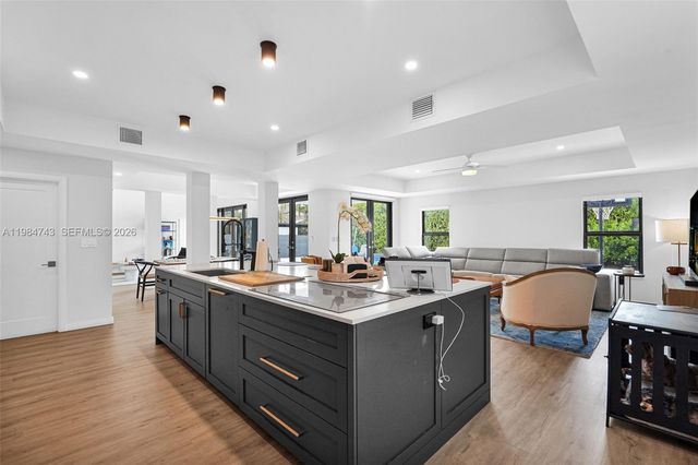 7993 NW 161st Ter, Miami Lakes, FL 33016