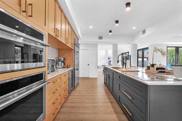 7993 NW 161st Ter, Miami Lakes, FL 33016