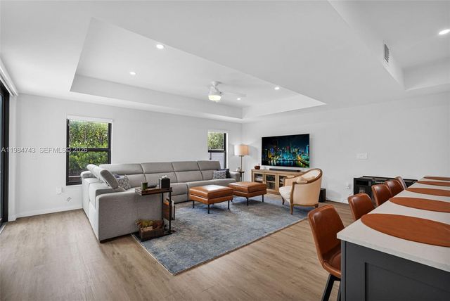 7993 NW 161st Ter, Miami Lakes, FL 33016