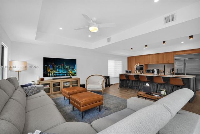 7993 NW 161st Ter, Miami Lakes, FL 33016