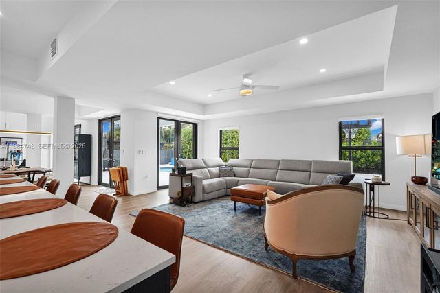 7993 NW 161st Ter, Miami Lakes, FL 33016