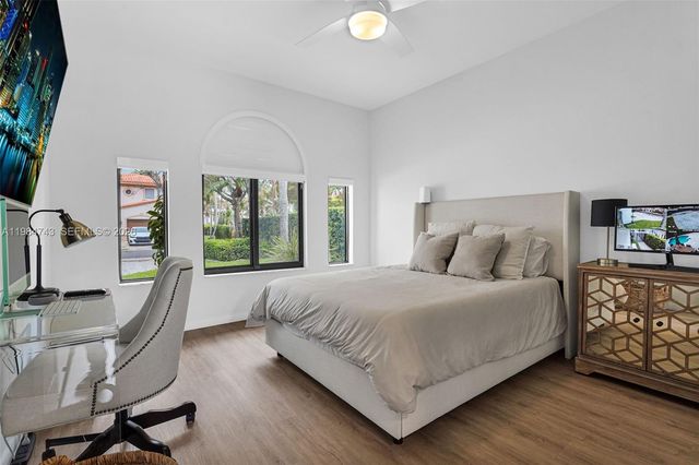 7993 NW 161st Ter, Miami Lakes, FL 33016