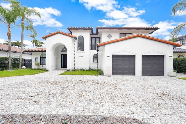 7993 NW 161st Ter, Miami Lakes, FL 33016