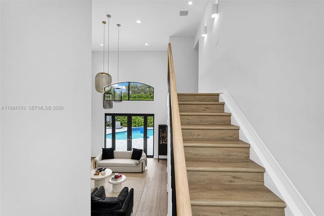 7993 NW 161st Ter, Miami Lakes, FL 33016