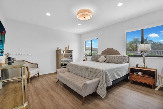 7993 NW 161st Ter, Miami Lakes, FL 33016