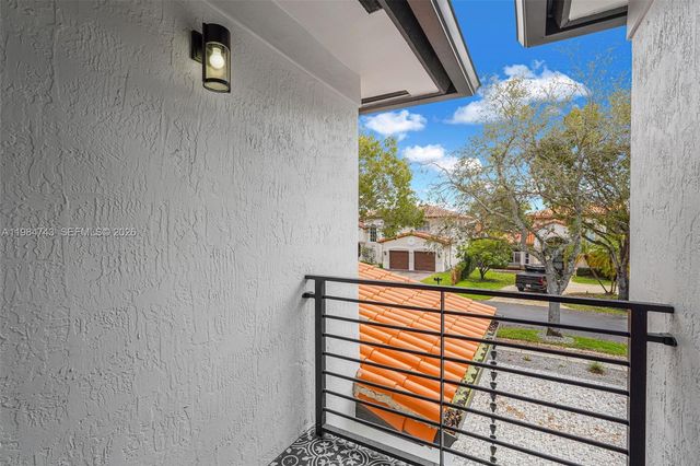 7993 NW 161st Ter, Miami Lakes, FL 33016