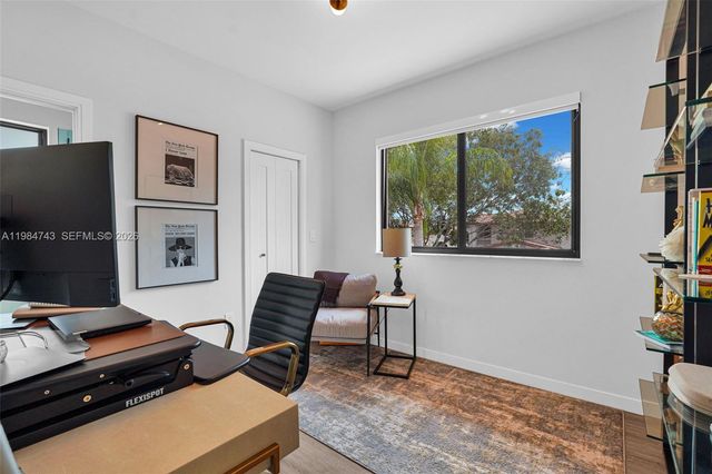 7993 NW 161st Ter, Miami Lakes, FL 33016