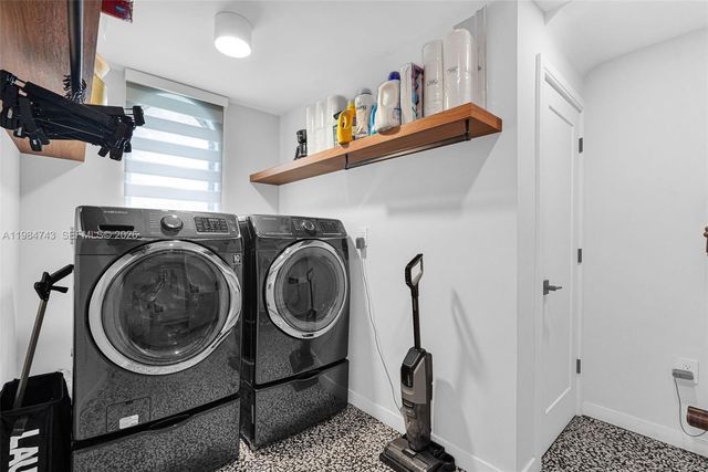 7993 NW 161st Ter, Miami Lakes, FL 33016