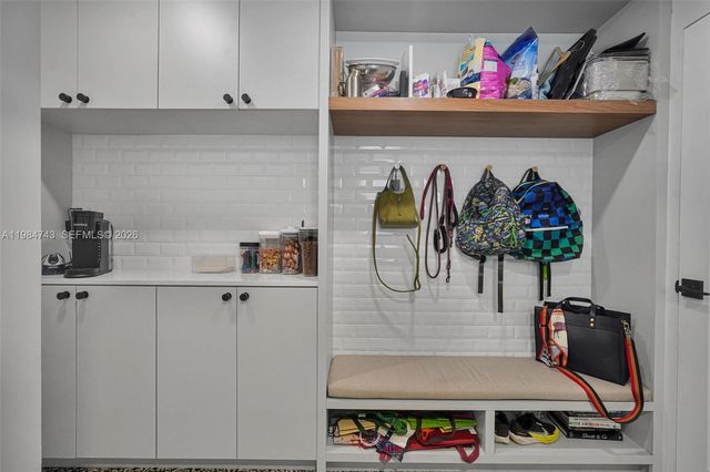 7993 NW 161st Ter, Miami Lakes, FL 33016