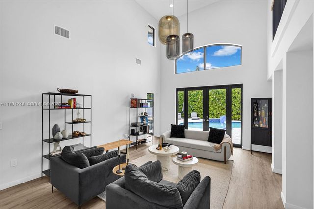 7993 NW 161st Ter, Miami Lakes, FL 33016