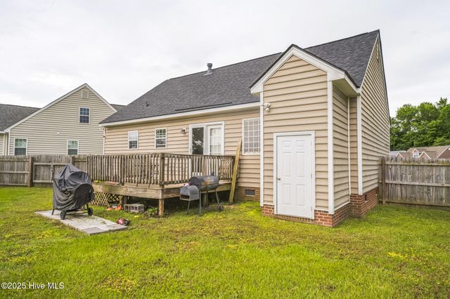 1124 Sebring Drive, Winterville, NC 28590