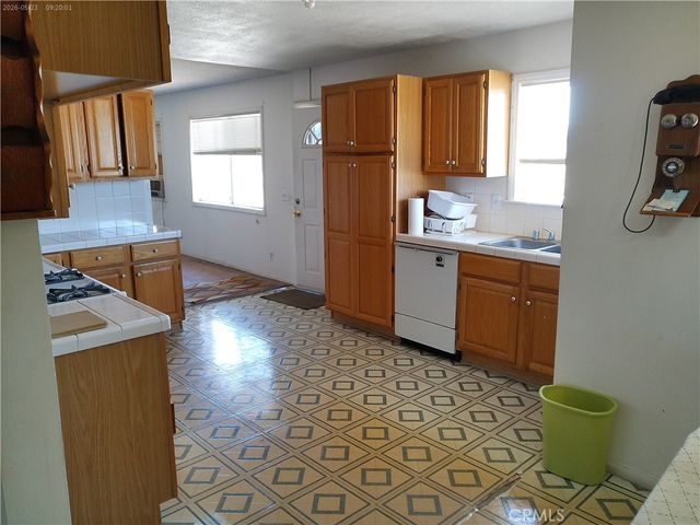 13410 Begonia Road, Victorville, CA 92392