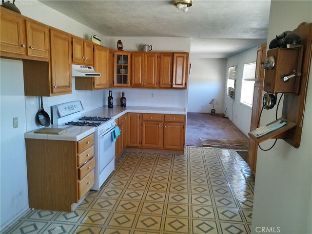 13410 Begonia Road, Victorville, CA 92392