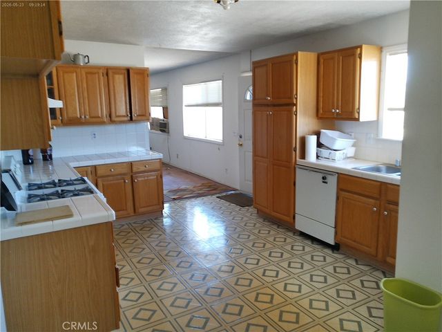 13410 Begonia Road, Victorville, CA 92392