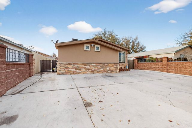 1727 Rayo Del Sol SW Drive SW, Albuquerque, NM 87121