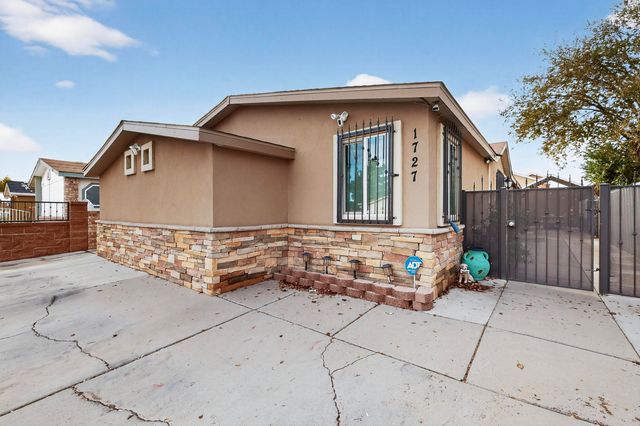 1727 Rayo Del Sol SW Drive SW, Albuquerque, NM 87121