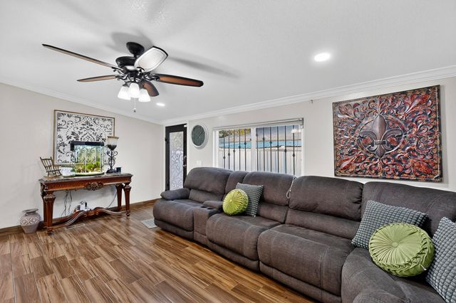 1727 Rayo Del Sol SW Drive SW, Albuquerque, NM 87121