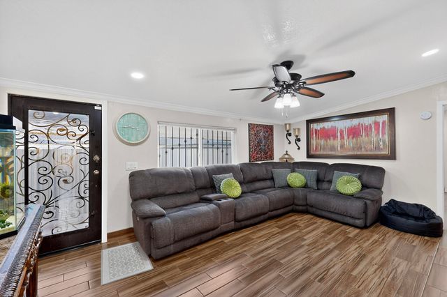 1727 Rayo Del Sol SW Drive SW, Albuquerque, NM 87121