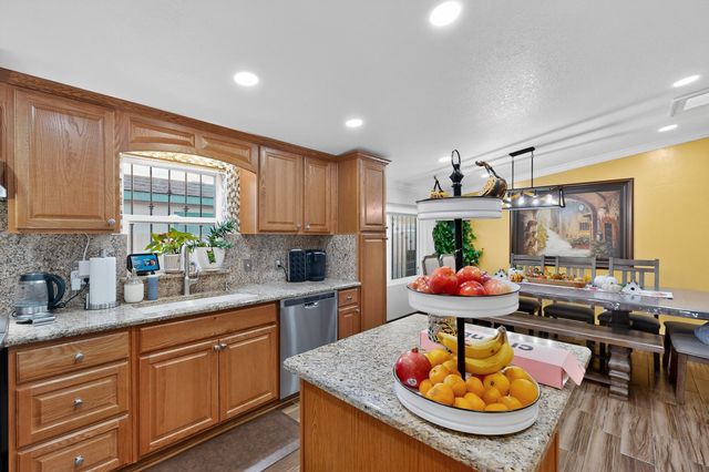 1727 Rayo Del Sol SW Drive SW, Albuquerque, NM 87121