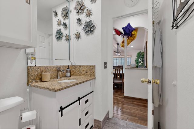 1727 Rayo Del Sol SW Drive SW, Albuquerque, NM 87121