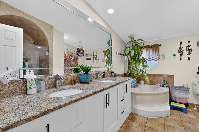 1727 Rayo Del Sol SW Drive SW, Albuquerque, NM 87121