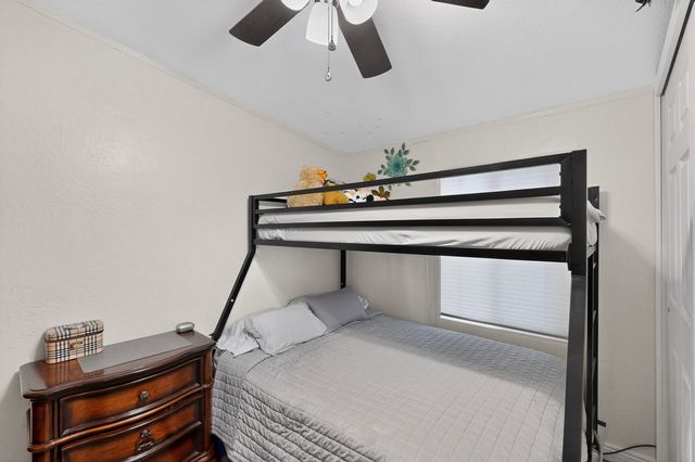 1727 Rayo Del Sol SW Drive SW, Albuquerque, NM 87121