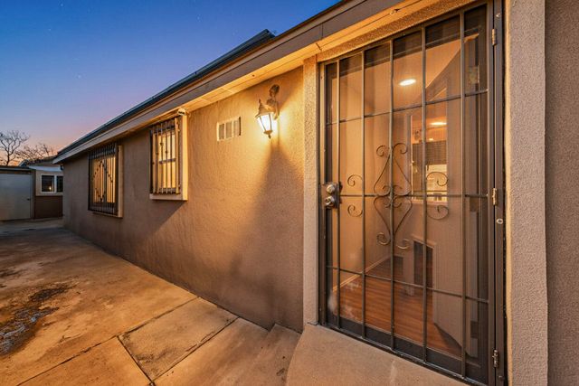 1727 Rayo Del Sol SW Drive SW, Albuquerque, NM 87121