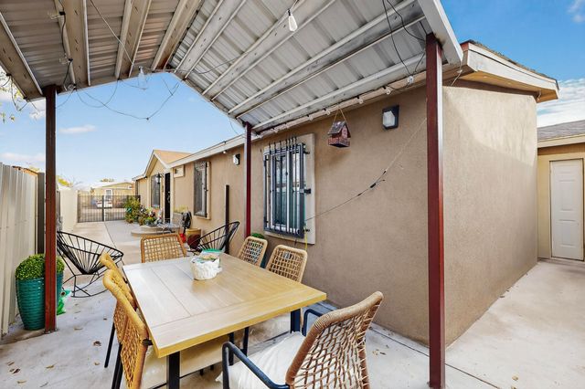 1727 Rayo Del Sol SW Drive SW, Albuquerque, NM 87121