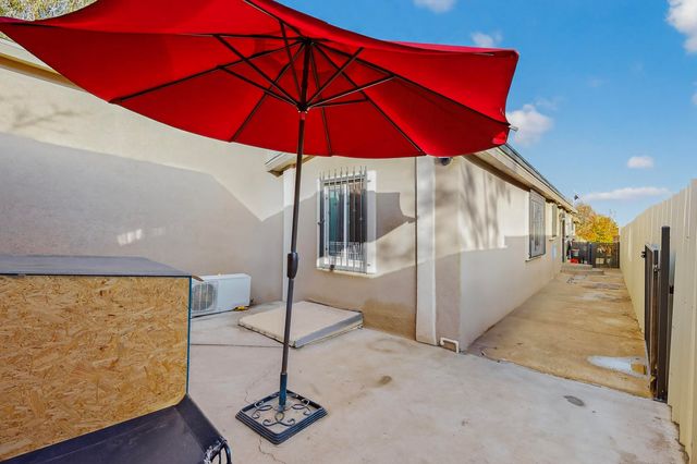 1727 Rayo Del Sol SW Drive SW, Albuquerque, NM 87121