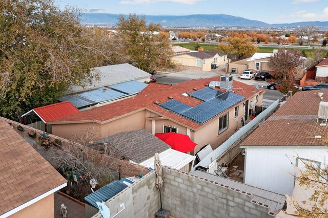 1727 Rayo Del Sol SW Drive SW, Albuquerque, NM 87121