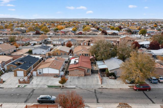 1727 Rayo Del Sol SW Drive SW, Albuquerque, NM 87121