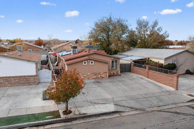 1727 Rayo Del Sol SW Drive SW, Albuquerque, NM 87121