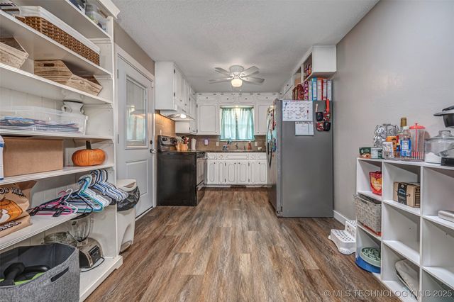 1402 W 10th, Sulphur, OK 73086