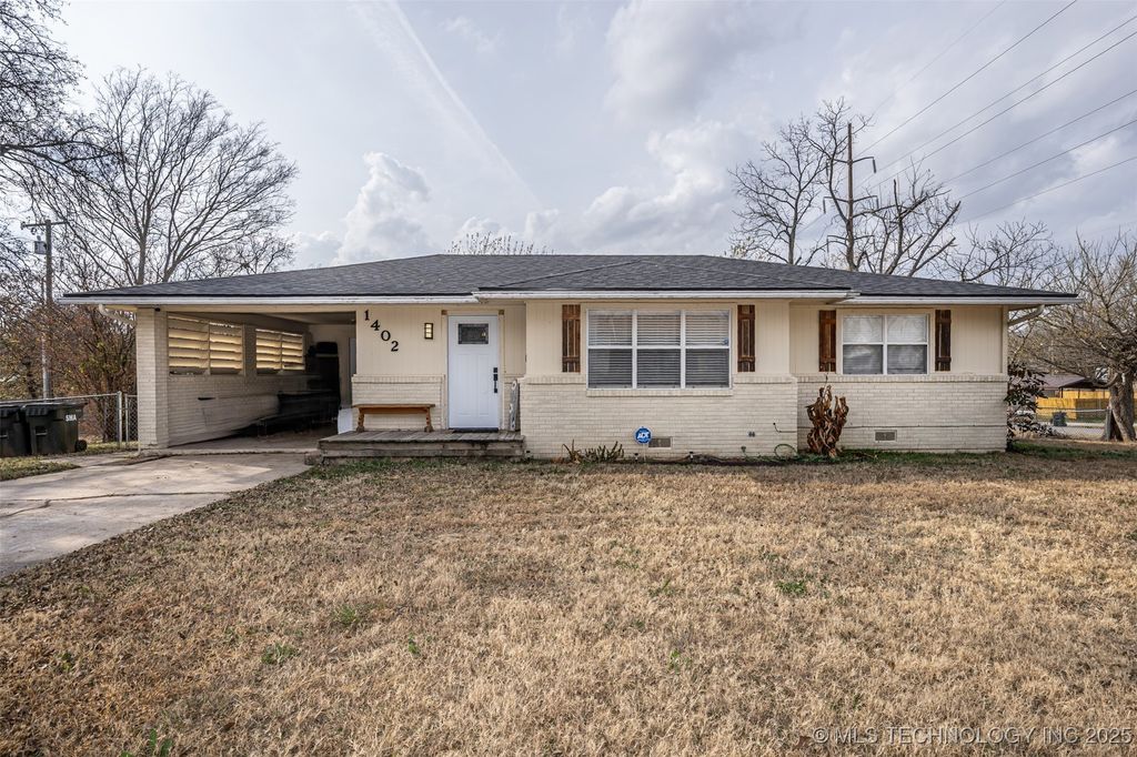 1402 W 10th, Sulphur, OK 73086