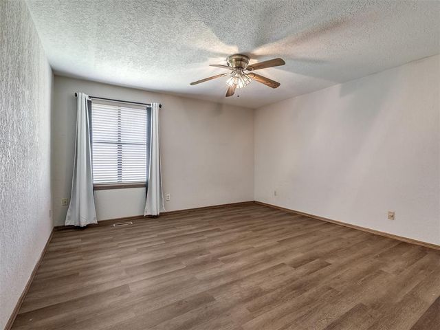 1111 Robin Hood Lane, Norman, OK 73072