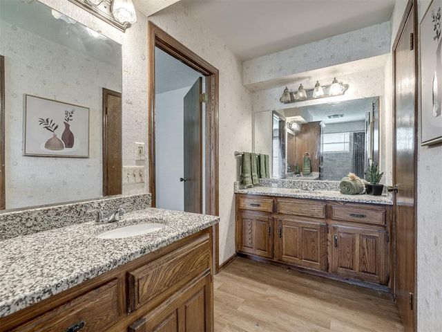 1111 Robin Hood Lane, Norman, OK 73072