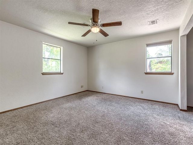 1111 Robin Hood Lane, Norman, OK 73072