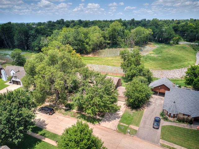 1111 Robin Hood Lane, Norman, OK 73072