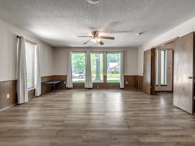 1111 Robin Hood Lane, Norman, OK 73072