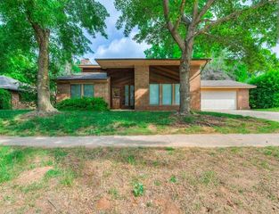 1111 Robin Hood Lane, Norman, OK 73072
