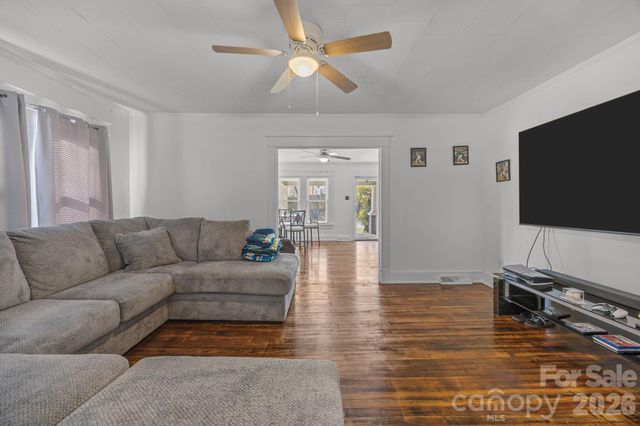 127 S Patterson Street, Statesville, NC 28677