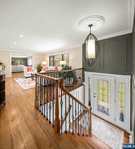 17 Cherry Place, Hillsdale, NJ 07642