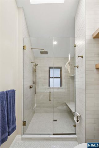 17 Cherry Place, Hillsdale, NJ 07642